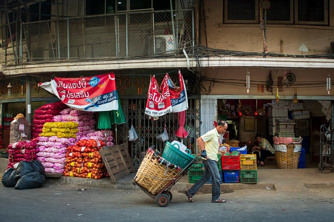 Bangkok Photography Masterclass - Private Photography Lesson - Night Photography in Chinatown and at Ratchada Night Market