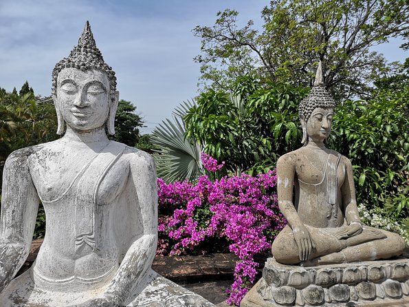 Bangkok: Private Ayutthaya and Bang Pa-In Summer Palace Tour - Wat Mahathat and the Buddha head among the roots