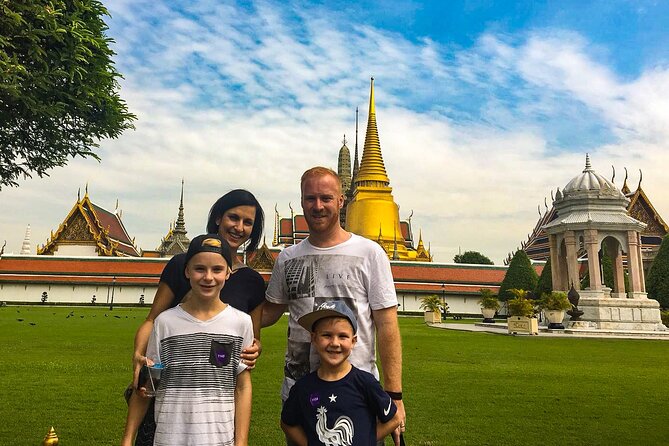 Bangkok Private Custom Tour with a Local Highlights & Hidden Gems - Chatuchak Weekend Market and Asiatique
