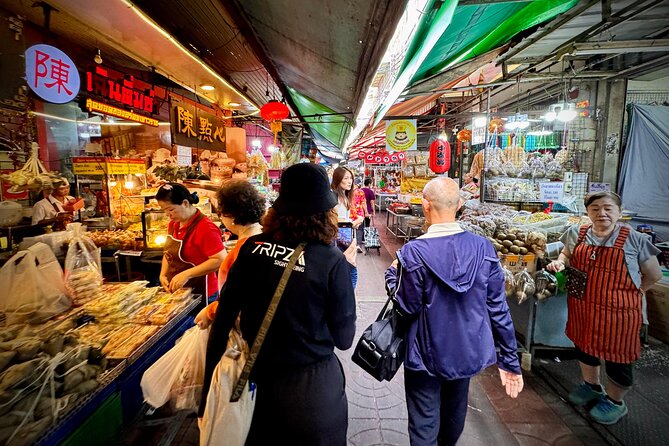 Bangkok Private Guide In and Around - Wat Pho and Wat Arun across the river