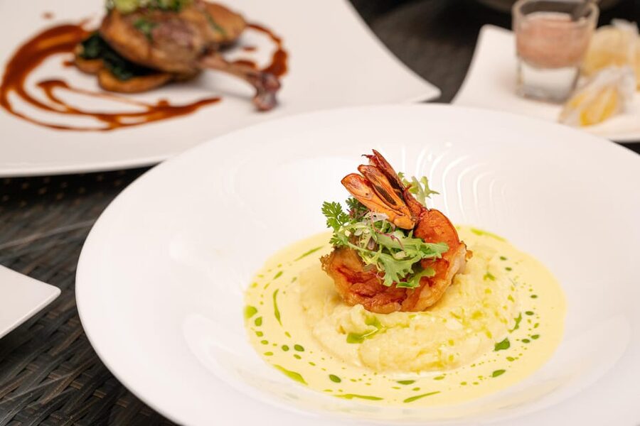 Bangkok: Red Sky Rooftop & Bar 56th Floor - Food with international flavors