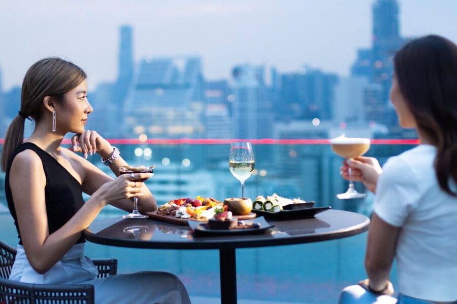 Bangkok: RedSquare Rooftop Bar at Novotel Sukhumvit 4 - The first view from the rooftop
