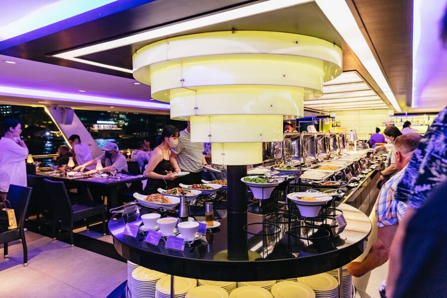 Bangkok: River Dinner Cruise on the Chao Phraya Princess - Boarding at Iconsiam and getting organized