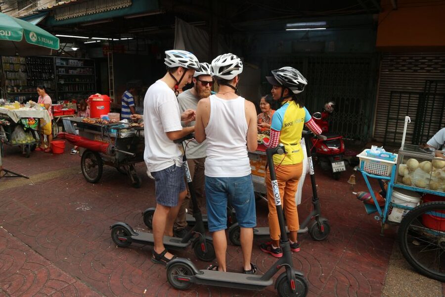 Bangkok: Riverside E-Scooter Adventure with StreetFood Snack - Guide quality and group size