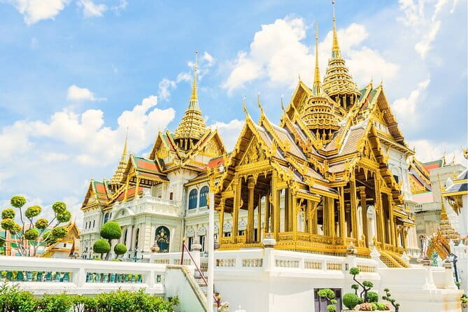 Bangkok: Rooftops, Clubs & Go Gos-Soi Cowboy, Nana Plaza, Soi 11 - Spectrum Lounge and Bar brings the second rooftop