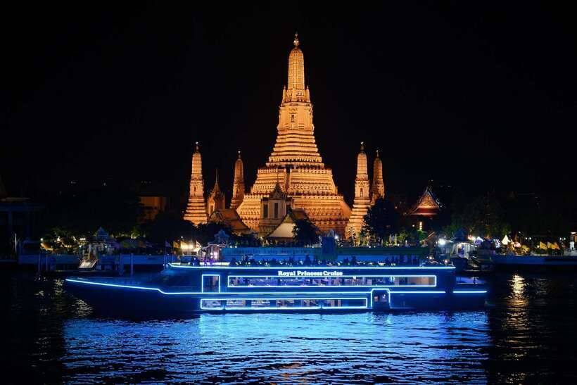 Bangkok: Royal Princess River Dinner Cruise with Live Music - Choosing between the 5:15 sunset and 7:30 dinner cruises