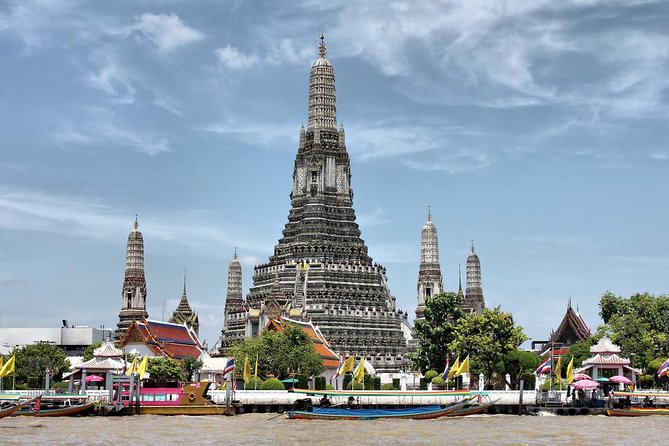 Bangkok’s Three Iconic Temples: Wat Traimit, Wat Pho & Wat Arun - Wat Traimit and the 5.5-ton golden Buddha