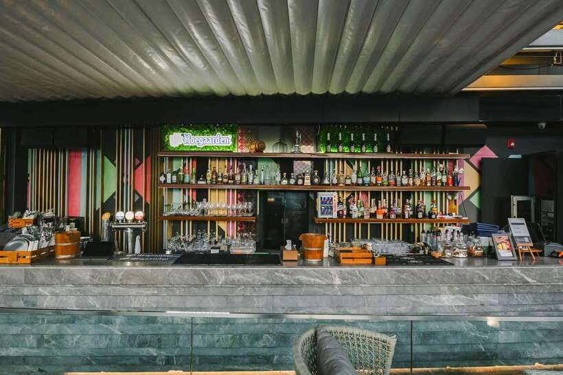 Bangkok: Sky on 20 Rooftop Bar With Free Flow Drinks - The food, cocktails, and free-flow value