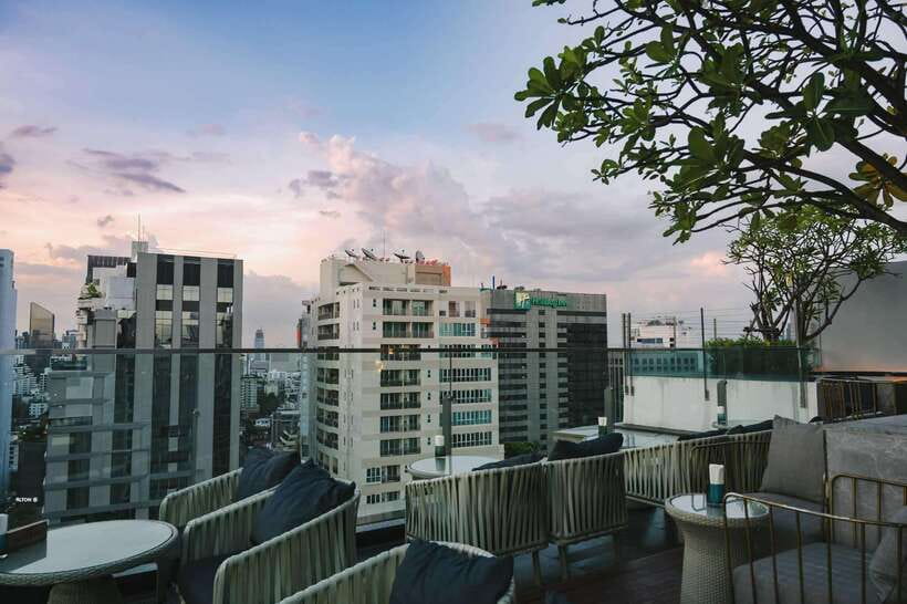 Bangkok: Sky on 20 Rooftop Bar With Free Flow Drinks - Service speed can shape the whole visit