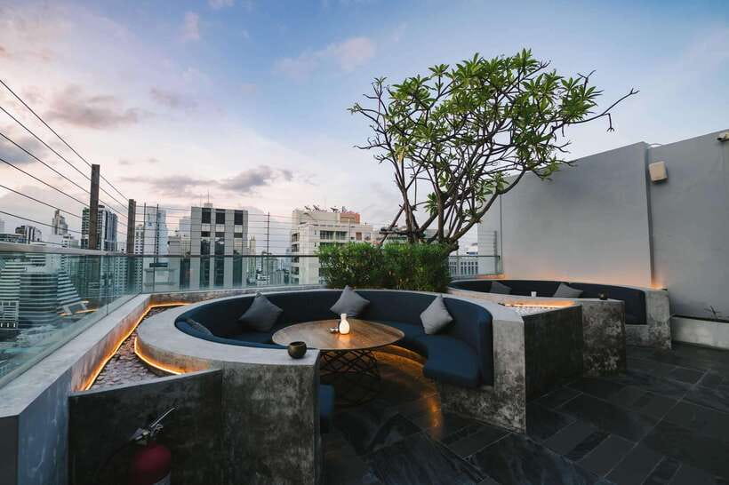 Bangkok: Sky on 20 Rooftop Bar With Free Flow Drinks - What the 90-minute visit includes