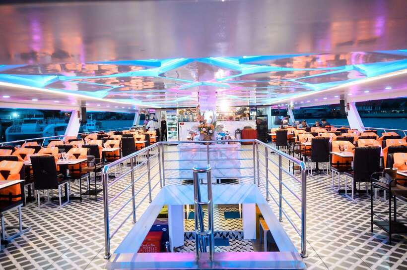 Bangkok: Smile Riverside Dinner Cruise - Asiatique and the return journey