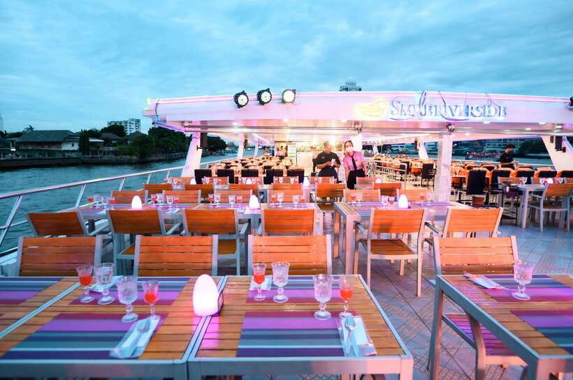 Bangkok: Smile Riverside Dinner Cruise - Meeting at ICONSIAM Pier 1