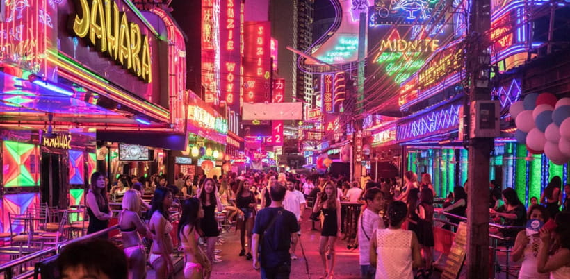 Bangkok: Soi Cowboy, Nana, Soi 11, Rooftops, Clubs & Go Go’s - Soi Cowboy gives you Bangkok in neon