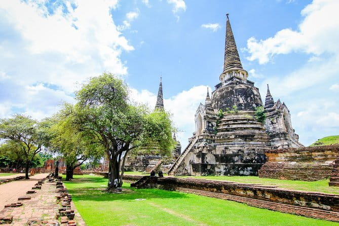 Bangkok Street Food Variety Cultures Local Tasty - Group size, transport, and meeting details