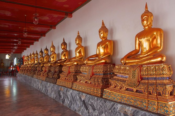 Bangkok Temples and City Highlights Tour - Democracy Monument and city views between the temples