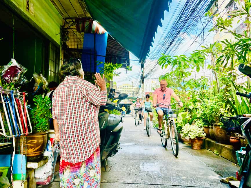 Bangkok: Temples, Canals & Local Life Bike Tour - Canals and backstreets show a quieter Bangkok