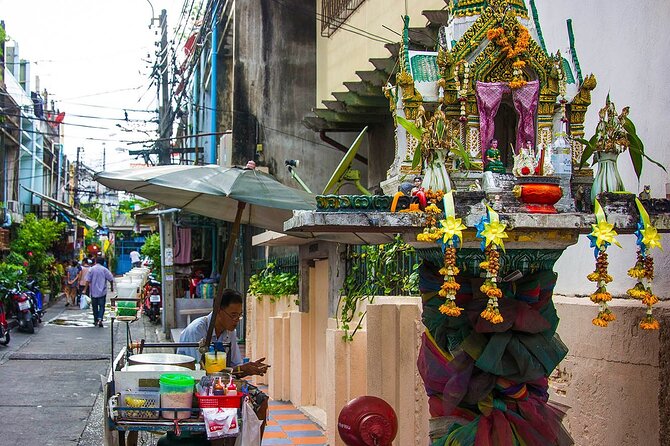 Bangkok Temples Tour - Food, clothing, and the small practical details