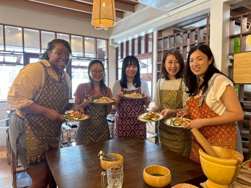 Bangkok: Thai Cooking Class With 4 Dishes & Thai Drink - Four hours and four Thai classics