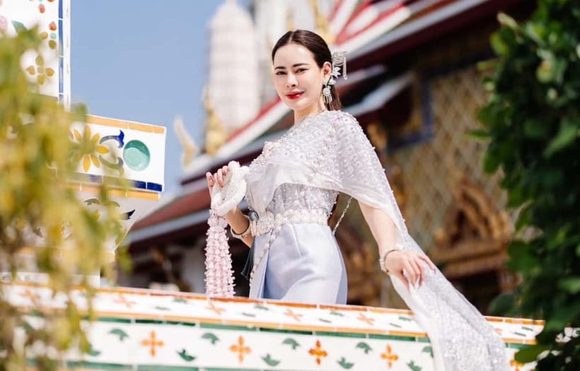 Bangkok: Thai Costume Rental + Hairdo, Makeup & Accessories - Why dressing near Wat Arun works so well