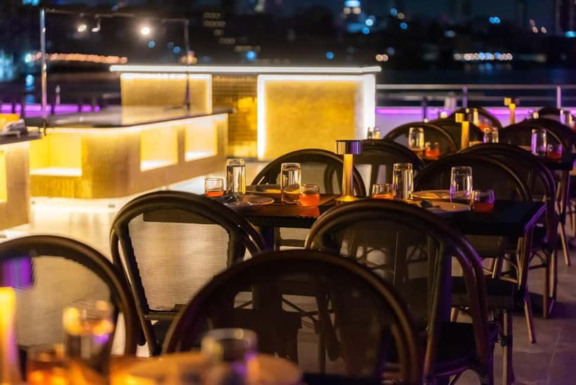 Bangkok: The Newest Luxury 5-Star Bangkok Chao Phraya Cruise - Thai dance, singers, saxophone, and a lively finish