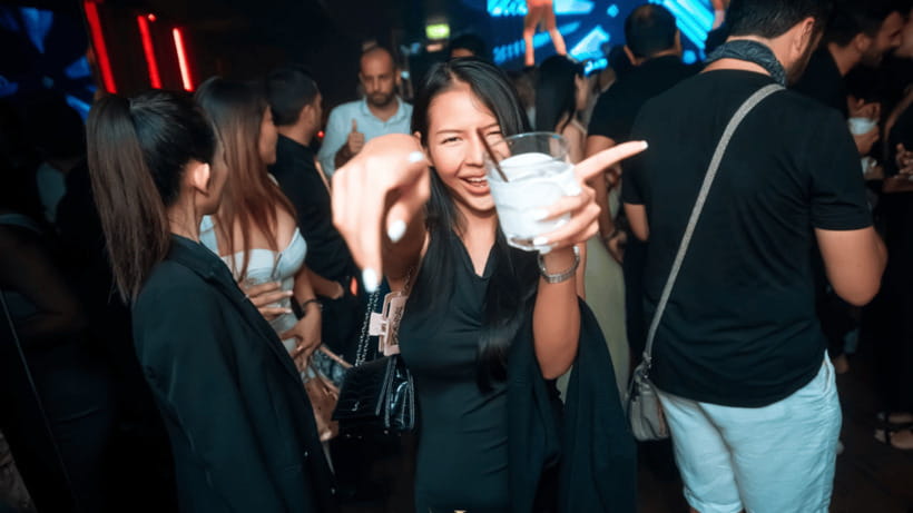 Bangkok: The Speakeasy, Rooftop & Iconic Venues Pub Crawl - Finding the fridge-door entrance at Don’t Open The Fridge