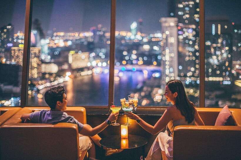 Bangkok: ThreeSixty Jazz Lounge at Millennium Hilton - Arriving above the Chao Phraya River
