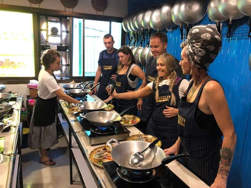 Bangkok: Tingly Thai Cooking School Half-Day Cooking Class - Four courses, prepared from the beginning