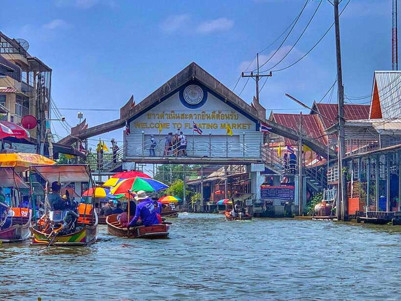 Bangkok: Train Market & Floating Market with Boat Ride - How the guide affects the experience