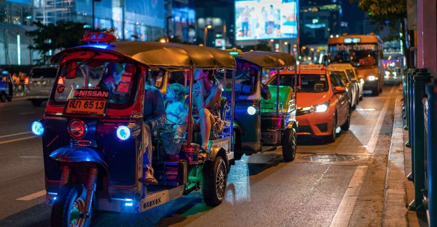 Bangkok: Travstore Original Bangkok Discovery Tour - Pace, clothing, and practical planning
