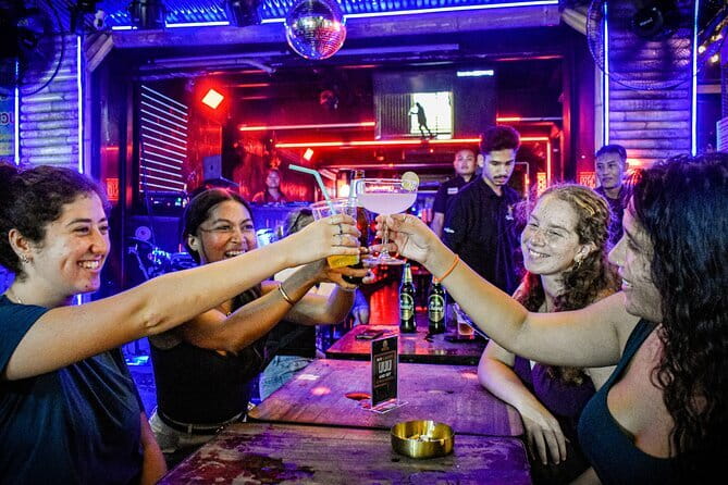 Bangkok Tuk Tuk Night Tour with food & drinks in Siam & Silom - Silom’s final bar: Thai craft beer and local cocktails