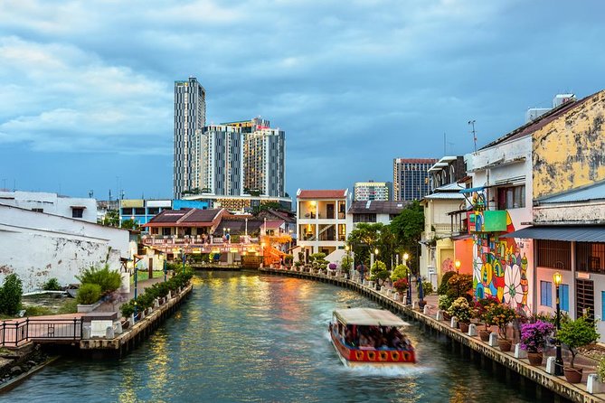 Bangkok Tuk Tuk Walk & Temple Tour With Wat Pho, Arun & Traimit - Starting with Bangkok’s local side