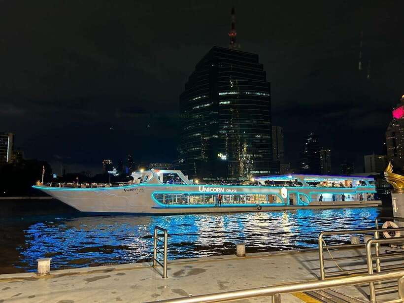 Bangkok: Unicorn Chao Phraya River Dinner Cruise - What the $35 price really buys you