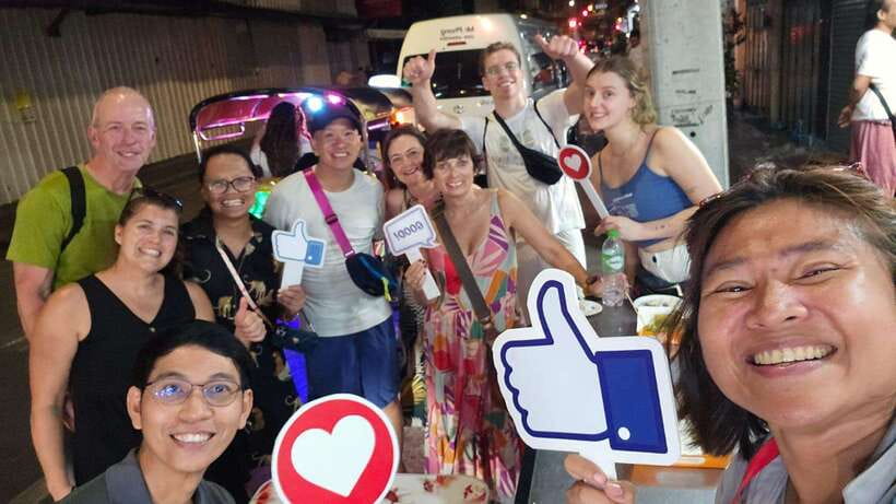 Bangkok Walking Tour : Mouthwatering Journey Food Tour - Temples, Markets, And The Story Of Chinatown