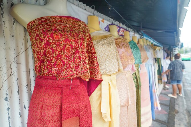 Bangkok Wat Pho and Flower Market Historical Walking Tour - Crossing the Chao Phraya by boat