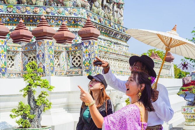 Bangkok Wat Pho and Flower Market Historical Walking Tour - Butterfly pea latte and a short café break
