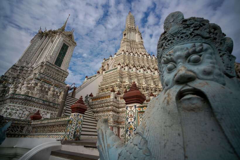 Bangkok: Wat Pho and Wat Arun Guided Walking Tour - Wat Pho and the reclining Buddha