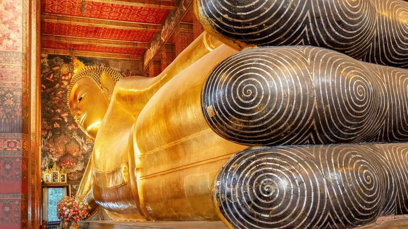 Bangkok: Wat Pho and Wat Arun Guided Walking Tour - Wat Arun beside the Chao Phraya River