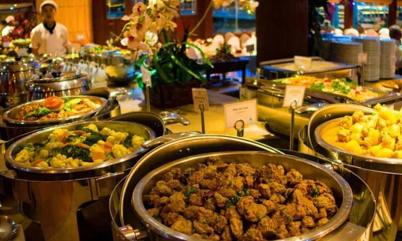 Bangkok: White Orchid Chao Phraya Cruise, Thai Buffet & Beer - The 19:00 cabaret show