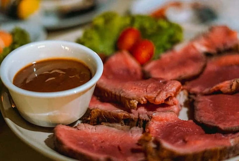 Bangkok: White Orchid Chao Phraya Dinner Cruise free Beer - Price and value at about $35 per person
