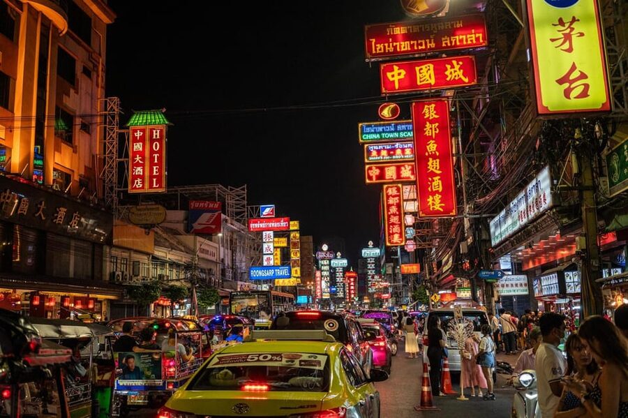 Bangkok with a Private Car and Driver Customizable Tours - Why the private car helps in Bangkok
