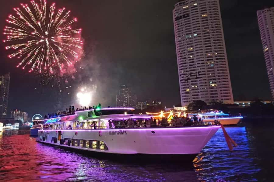 Bangkok: Wonderful Pearl Dinner Cruise and Live Performance - Starting at River City Bangkok