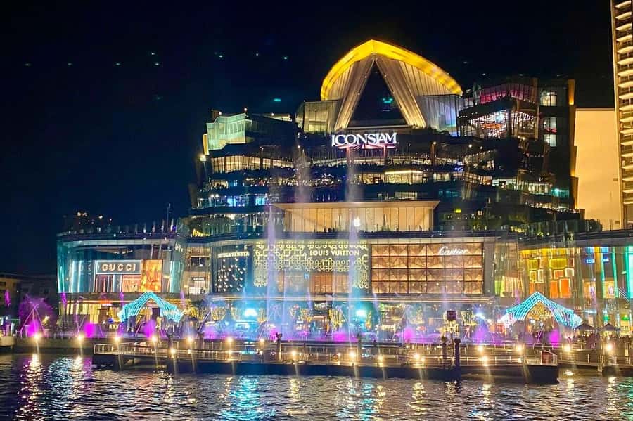 Bangkok: Wonderful Pearl Dinner Cruise and Live Performance - Choosing between the indoor and upper decks