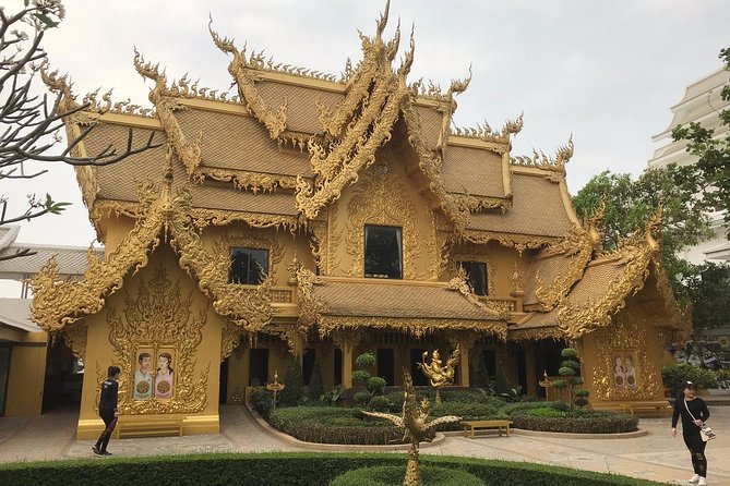 Best 2-Day: Explore Chiang Rai Landmarks from Chiang Mai, Private Trip - Choui Fong Tea Plantation and the northern hills