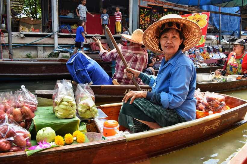 Boat Tour of Damnoen Saduak Floating Market - Should you book Damnoen Saduak?