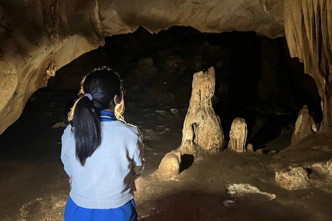 Chiang Dao Cave & 5 Hill Tribe villages - Taking a lunch break with cash ready