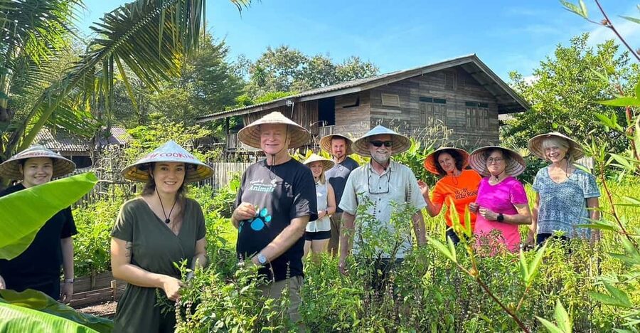Chiang Mai: Asia Scenic Thai Cooking School - From Chiang Mai pickup to the local market