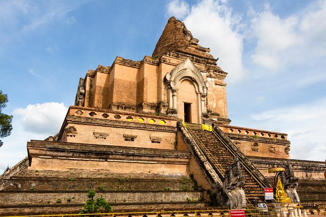 Chiang Mai Best City Tour with Doi Suthep & Iconic Temples - Wat Pha Lat, the quiet stop on the lower mountain