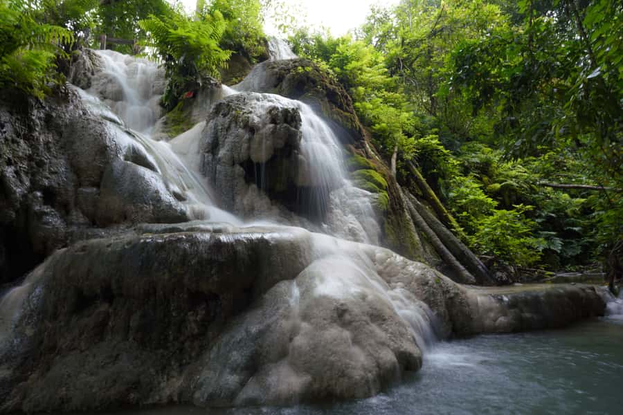 Chiang Mai: Bua Thong Sticky Waterfall & Huge Cave & Buffet - Lunch is practical, with some limits