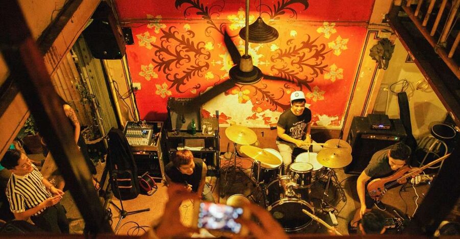 Chiang Mai: Chiang Mai Bar Hopping Guided Night Tour - The North Gate Jazz Co-Op: Chiang Mai’s loud musical stop