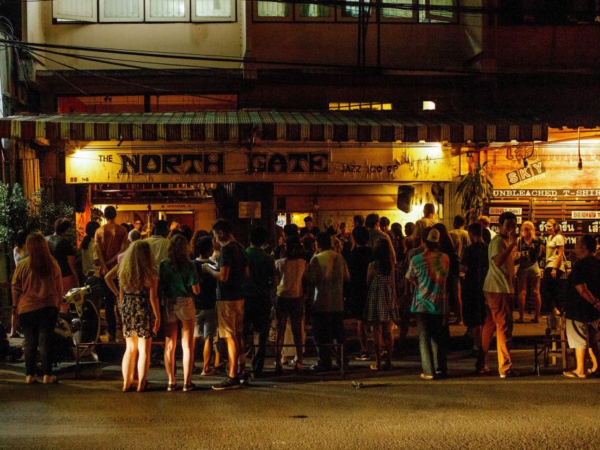 Chiang Mai: Chiang Mai Bar Hopping Guided Night Tour - Ton Goom River Front: a change of scenery